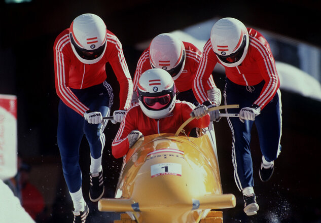 Start des österreichischen Vierer-Bob-Teams bei den Olympischen Spielen in Albertville.