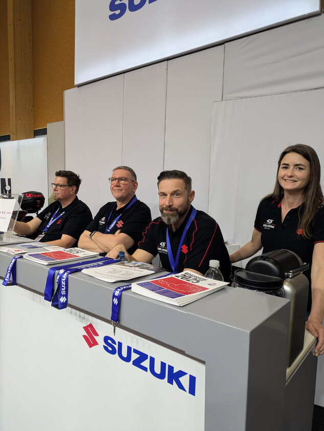 SUZUKI AUSTRIA Team freut sich über das rege Interesse. Im Bild v.l.n.r.: Alexander Hlavac, Manager Motorcycles, Hans-Peter Hartmann, Warranty & Technology Motorcycles, Herbert Nowotny, Sales Represantative Motorcycles, Sabine Eder,  Assistant Sales & Product Motorcycles